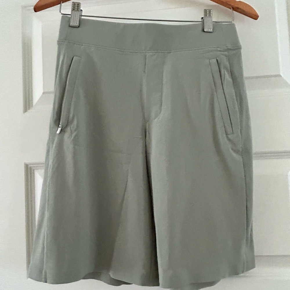 Athleta Women's Light Gray Bermudas